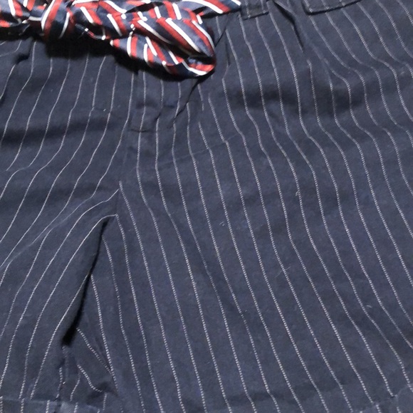 🚨B2G1 New AMERICAN EAGLE OUTFITTERS Blue Off White Pin Striped Shorts - Picture 4 of 7